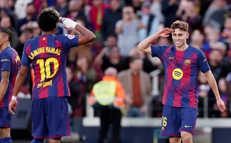 برشلونة يستعيد قمة الليجا بفوز مثير بثلاثية على ليفانتي