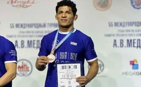 عمر أمين يحقق إنجازاً كبيراً بفوزه ببرونزية في بطولة إلكسندر ميدفيد للمصارعة