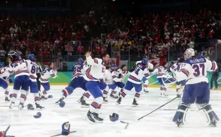 الولايات المتحدة تفوز بذهبية هوكي الجليد للمرة الأولى منذ 46 عاماً