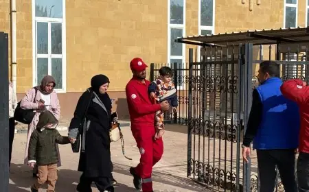 الهلال الأحمر يوزع 180 ألف سلة غذائية ومستلزمات شتوية ضمن حملة زاد العزة 144