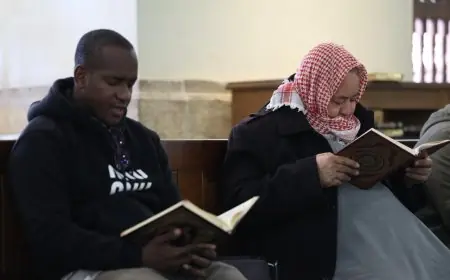 الآلاف يضيئون الجامع الأزهر بصلاة العشاء والتراويح في الليلة السابعة من رمضان