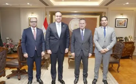 وزير التعليم العالي يلتقي رئيس هيئة الرعاية الصحية لتعزيز الشراكة مع منظومة التأمين الصحي الشامل