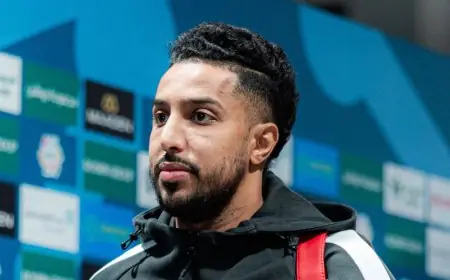 تشكيلة الهلال تشهد تواجد سالم الدوسري على دكة البدلاء في مباراة مثيرة ضد الشباب بالدوري السعودي