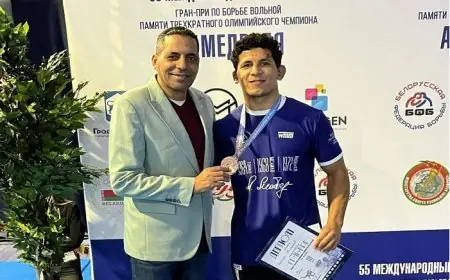 وزير الرياضة يهنئ عمر أمين بفوز برونزية بطولة إلكسندر ميدفيد الدولية