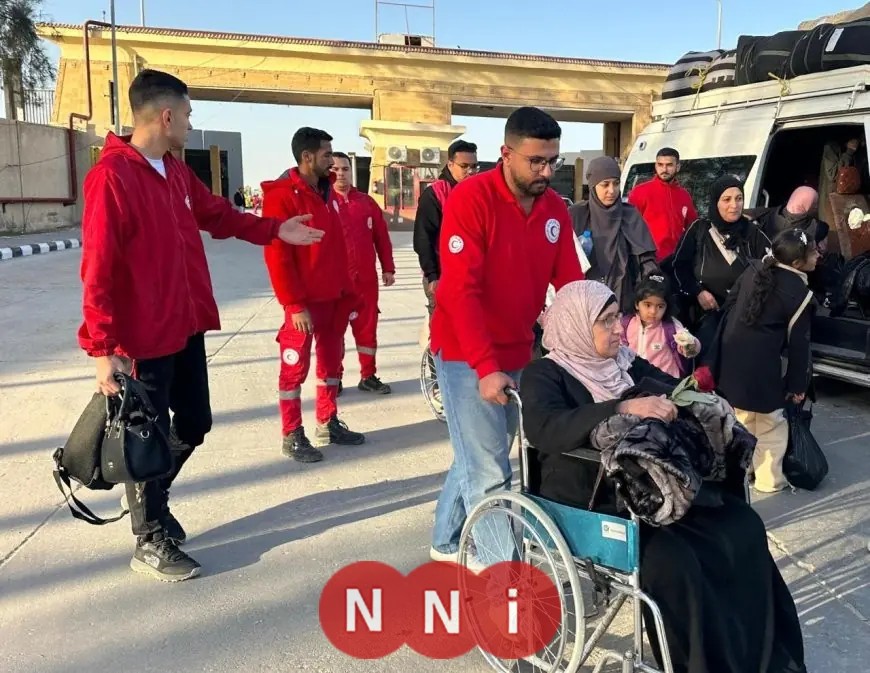 الهلال الأحمر المصري يقدم دعمًا للمرضى والجرحى الفلسطينيين ويوزع حقيبة العودة للغادرين