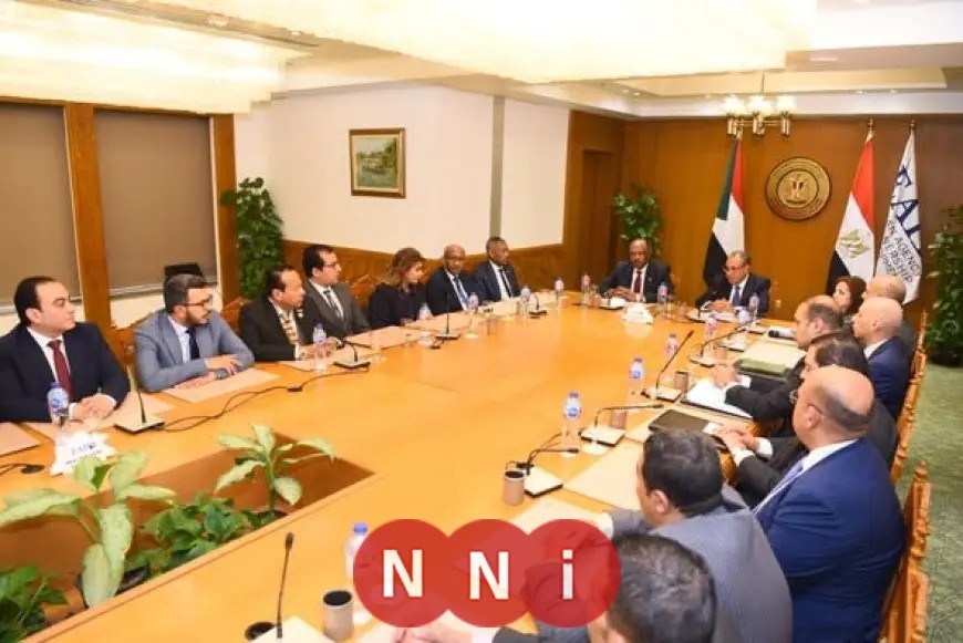 وزير الخارجية يكرم الفريق الطبي البارز في القافلة الإنسانية إلى السودان