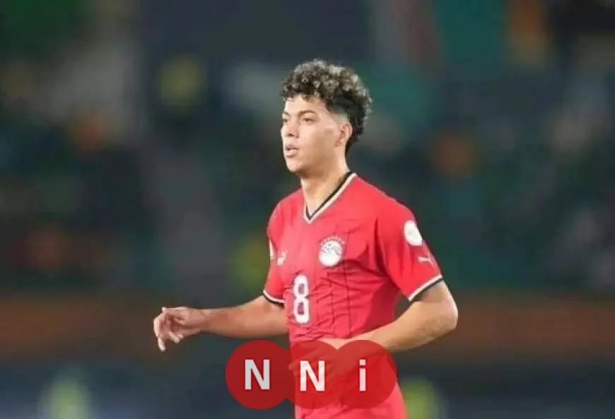 إمام عاشور يشارك لحظات مميزة من أداء العمرة في الحرم المكي مع الصور