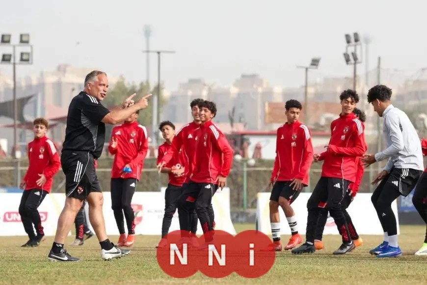 الهولندي آرت لانجلر يقود جلسة تدريبية مميزة لفريق الأهلي 2010