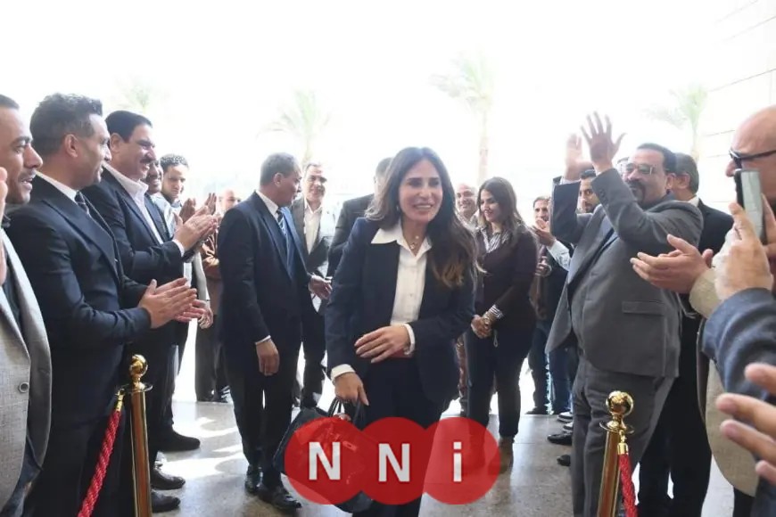 استقبال حافل لوزيرة الإسكان في ديوان الوزارة بعد أداء اليمين الدستورية