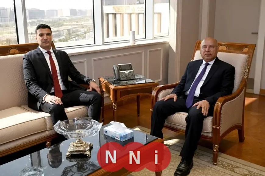 وزير الصناعة يعلن التزام الوزارة بتطوير قطاع الصناعة ودفع الملفات قدماً