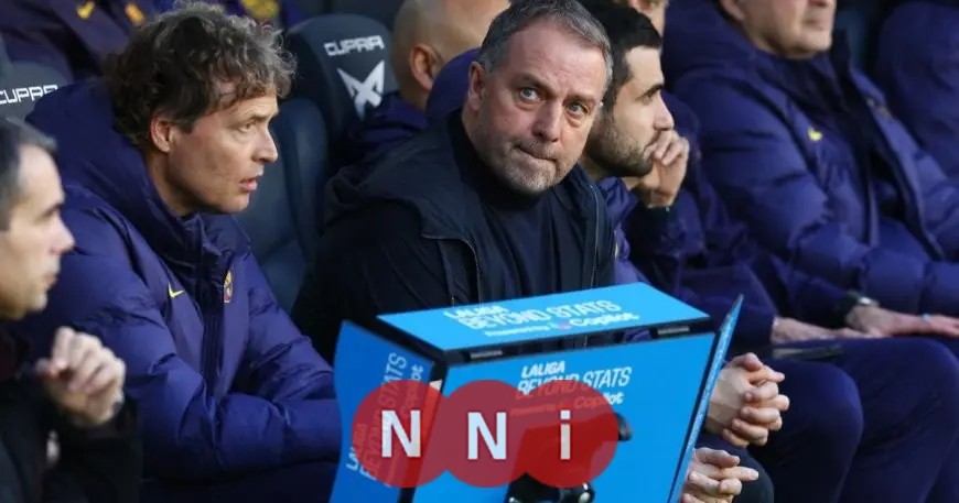 هانزي فليك يوبخ لاعبي برشلونة بحدة عقب هزيمة أتلتيكو مدريد