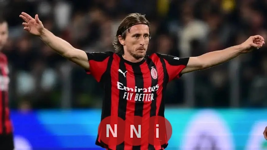 مودريتش يقود هجوم ميلان في مواجهة كومو: تشكيلة المباراة الكاملة