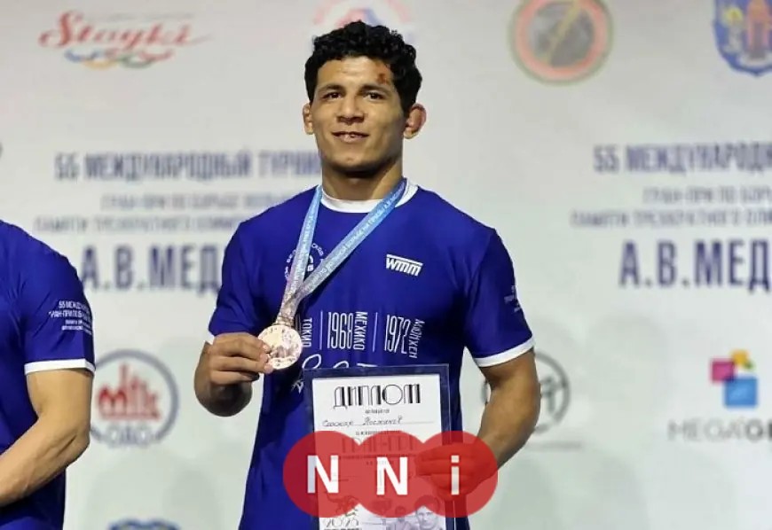 عمر أمين يحقق إنجازاً كبيراً بفوزه ببرونزية في بطولة إلكسندر ميدفيد للمصارعة