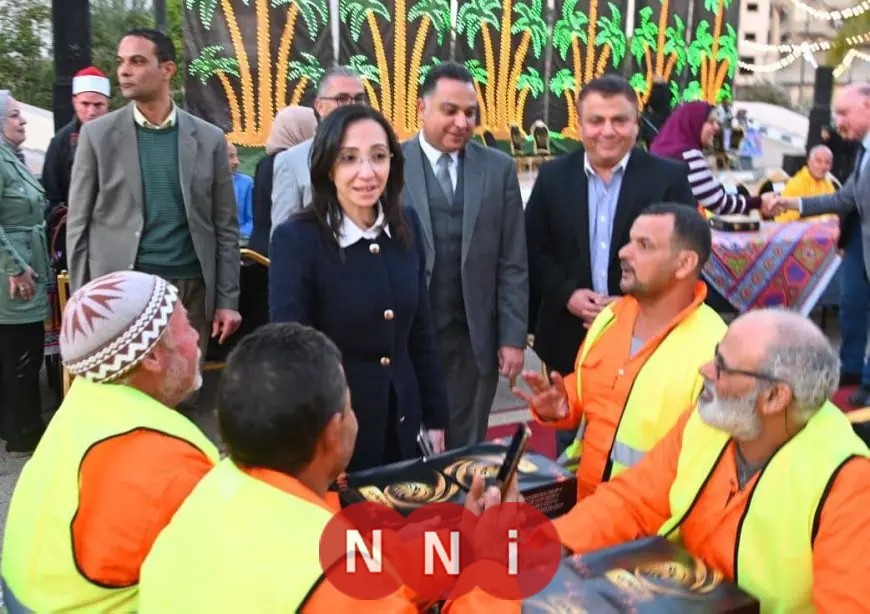 محافظ البحيرة تحتفل بإفطار جماعي مع 1000 عامل نظافة