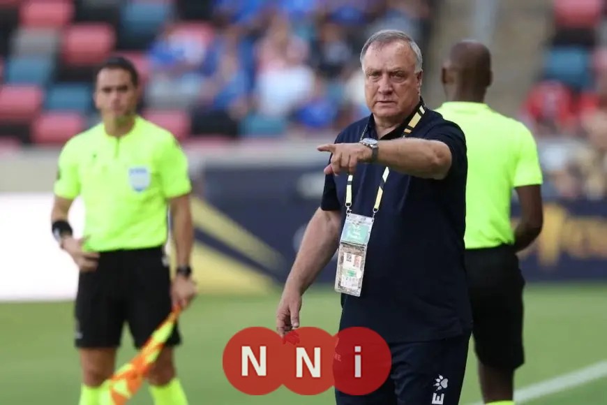 أدفوكات يترك تدريب كوراساو قبل كأس العالم بأشهر