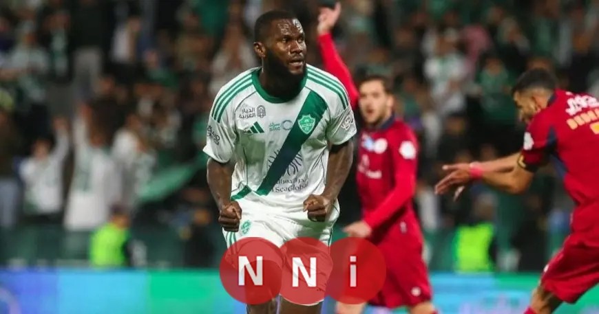 الأهلي يتألق بفوز مثير على ضمك ويعتلي صدارة دوري روشن مؤقتاً