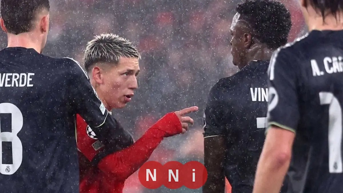 إنفانتينو يحذر اللاعبين من بطاقة حمراء عند تغطية الفم