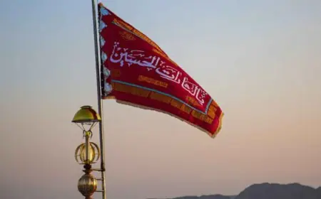 إيران ترفع راية الانتقام الحمراء فوق مسجد جمكران للرد على التصعيد