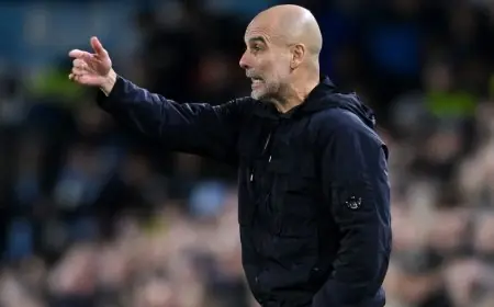 جوارديولا يستنكر استهزاء جماهير ليدز بإيقاف مباراة لإفطار اللاعبين المسلمين