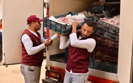 مؤسسة أبو العينين تدعم مائدة المطرية الرمضانية بمواد خام وعشرات المتطوعين