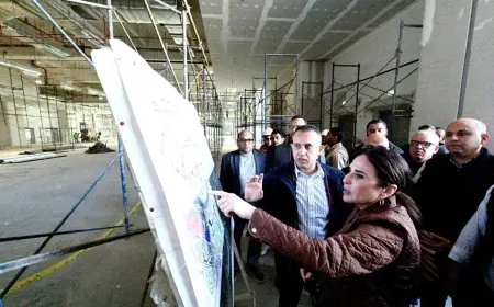 وزيرة الإسكان تستكشف مركز المؤتمرات والمعارض وأبراج بحيرات الداون تاون في العلمين الجديدة