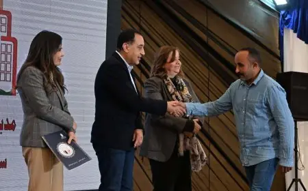 رئيس الوزراء يوزع عقود وحدات سكن لكل المصريين في مدينة حدائق العاصمة ضمن مبادرة رئاسية