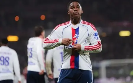 إندريك يعاني من أزمات بدنية وتكتيكية مع ليون والمدرب يسعى لتخفيف الضغوط عليه