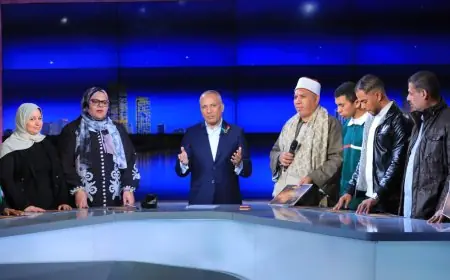 أحمد موسى يسلم جوائز العمرة للفائزين في مسابقة نورانيات قرآنية