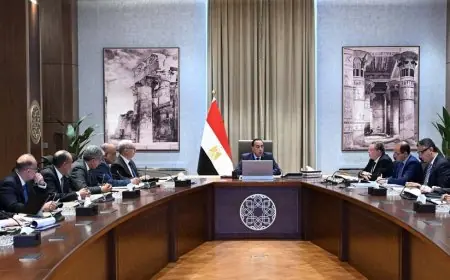رئيس الوزراء يراقب عن كثب تصاعد التوتر العسكري وتأثيره على سلاسل الإمداد العالمية في المنطقة