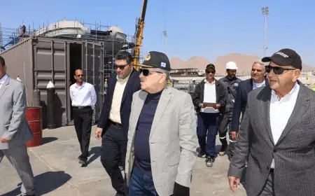 الفريق أسامة ربيع يتابع تقدم بناء القاطرات البحرية وسفن الصيد في ترسانة جنوب البحر الأحمر