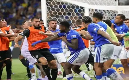 23 بطاقة حمراء تلخص أشرس ديربي في البرازيل بين كروزيرو وأتليتكو مينيرو