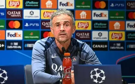 إنريكي مدرب باريس سان جيرمان يتحدى تشيلسي في المؤتمر الصحفي