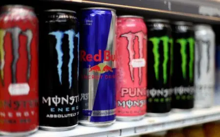 حسام موافي يكشف خطورة مشروبات الطاقة على صحة المخ والقلب