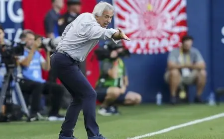 نانت يطيح بقنطاري المغربي ويستعين بخليلوزيتش للهروب من شبح الهبوط