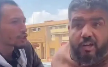 شاهد بالفيديو.. مواطن يهاجم شابًا مدخنًا وسط الشارع في نهار رمضان