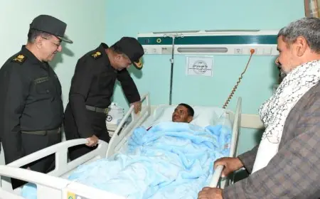 وزير الدفاع يواسي المصابين في مجمع الجلاء الطبي للقوات المسلحة