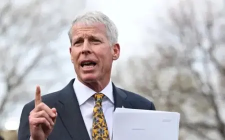 وزير الطاقة الأمريكي يعلن عدم إمكانية مرافقة السفن الحربية في الوقت الحالي