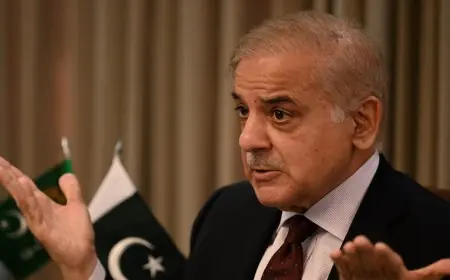 رئيس وزراء باكستان يؤكد دعم بلاده الثابت للسعودية دائمًا