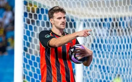 لياندرو أنتونيس مهاجم الرياض يتألق ويفوق نجوم الاتحاد