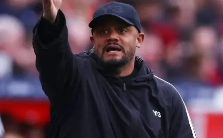 كومباني يفجر غضبه على حكم مباراة بايرن ميونيخ ضد ليفركوزن