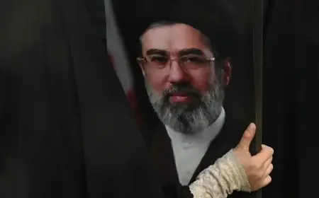 مسؤول إسرائيلي يكشف: تدهور الحالة الصحية لمجتبى خامنئي هل يسير على خطى والده