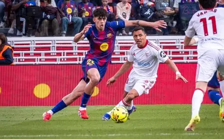 برشلونة يكتسح إشبيلية بخمسة أهداف ويتربع على قمة الدوري الإسباني