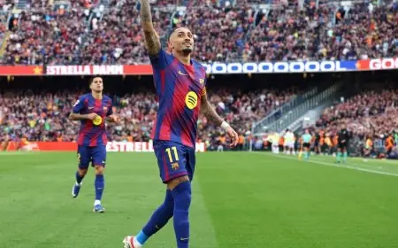 رافينيا نجم برشلونة يتألق بثلاثية أمام إشبيلية ويشيد بأداء غافي