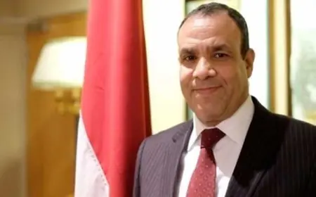 وزير الخارجية يصل إلى مسقط في إطار جولته العربية لتعزيز التضامن مع عُمان