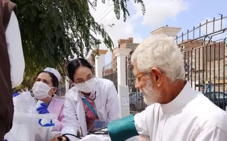 الرعاية الصحية تعزز مبادرة عيد واطمن وتنشر الفرق الطبية في الأماكن الحيوية والميادين المكتظة