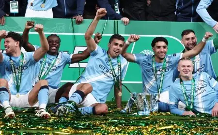 عمر مرموش يظفر بأول لقب ويمحو ذكريات ركلة الجزاء الضائعة أمام مانشستر سيتي