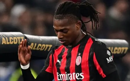 مانشستر يونايتد وأرسنال ينقذان لياو من الأزمة مع ميلان