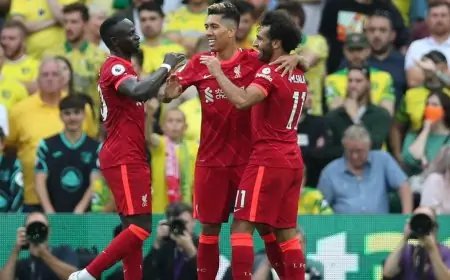 محمد صلاح يغادر ليفربول آخر نجم في الهجوم التاريخي الشهير