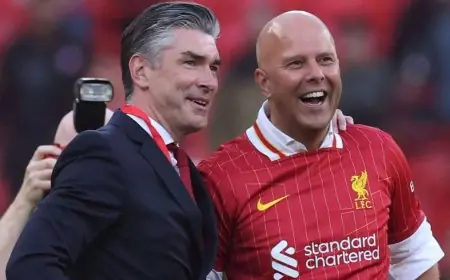 اثنان من إداريي ليفربول البارزين مرشحان للانضمام إلى محمد صلاح في الدوري السعودي