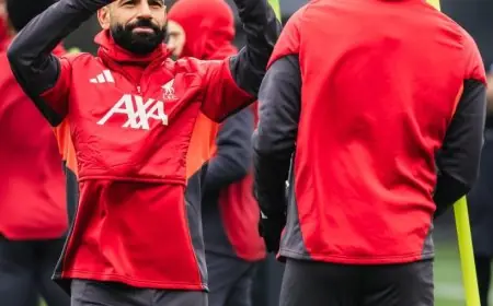 محمد صلاح يعود لتدريبات ليفربول بعد إعلان رحيله عن الفريق